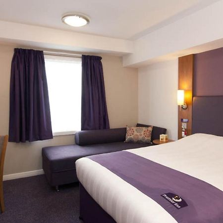 Premier Inn Dundee West Exterior photo