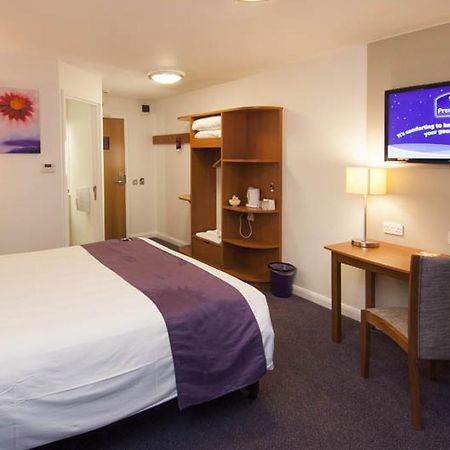 Premier Inn Dundee West Exterior photo