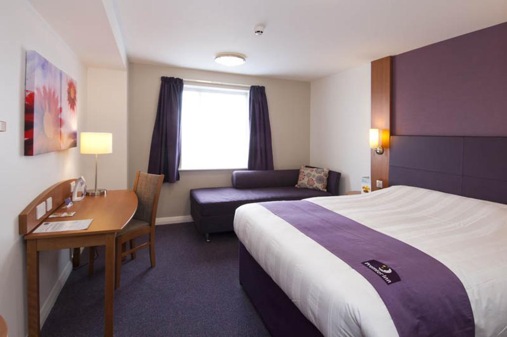 Premier Inn Dundee West Room photo