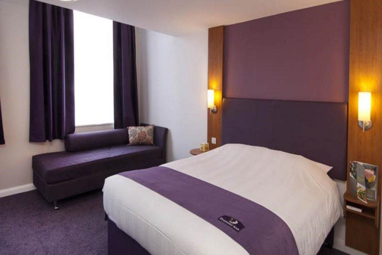 Premier Inn Dundee West Exterior photo
